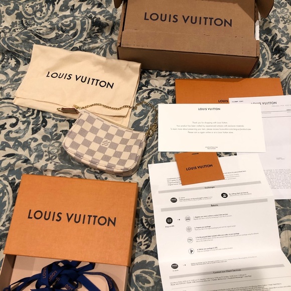 Louis Vuitton Mini Pochette - Damier Azur - Picture 7 of 7